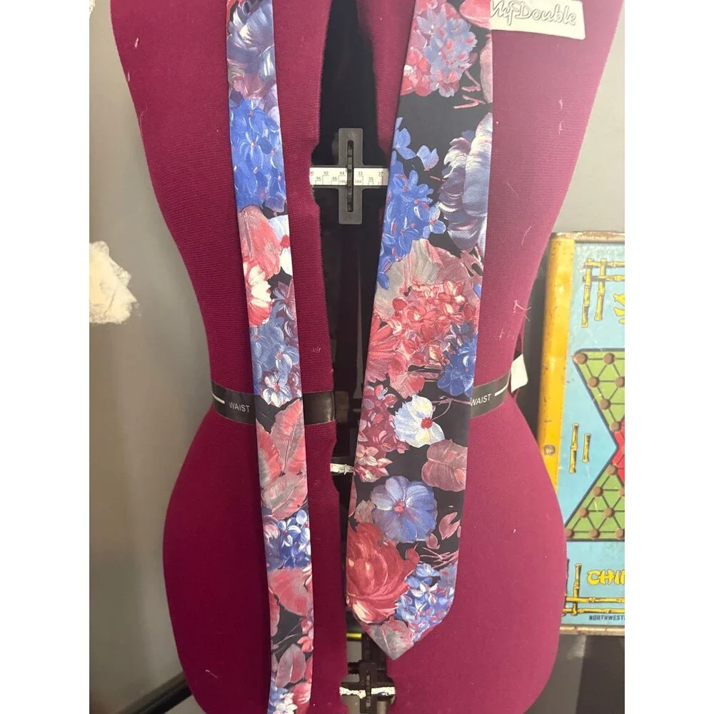 Matthew Cody vintage floral pink and blue neck tie